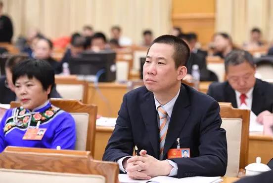 油卡、發(fā)票、年審、罰款!貨運司機心上事,羅鵬代表都上心